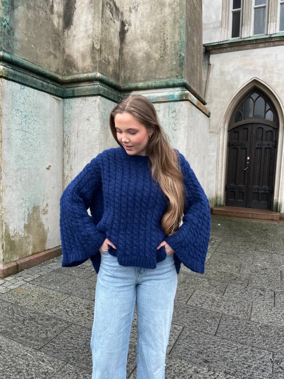 Hyphera Sweater