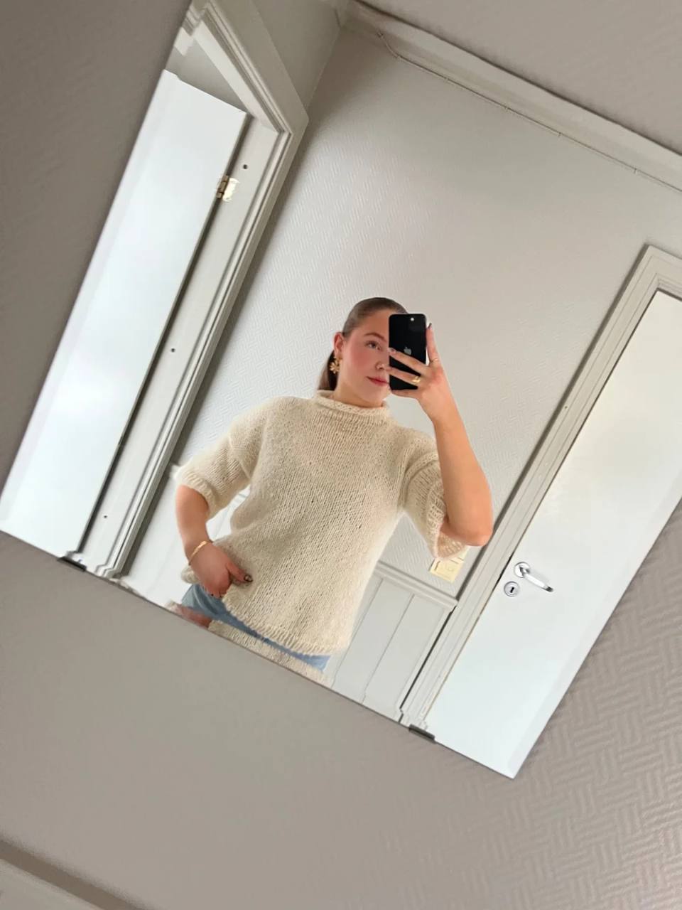 Velia Tee