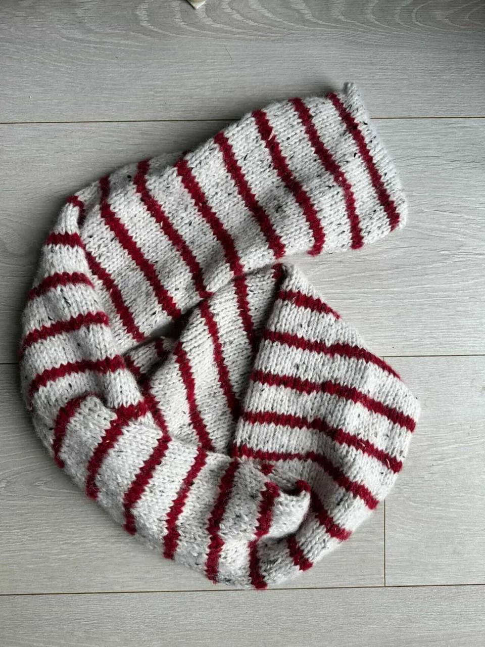 Contrast scarf